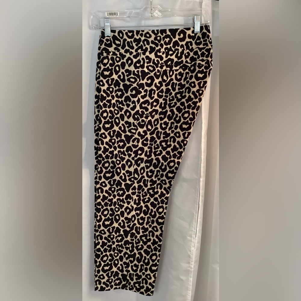 Lilly Pulitzer Hidden Paw Print Palm Beach Collection Capris, Size 8, EUC